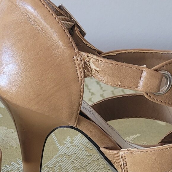 Anne Michelle Heels - Picture 8 of 8